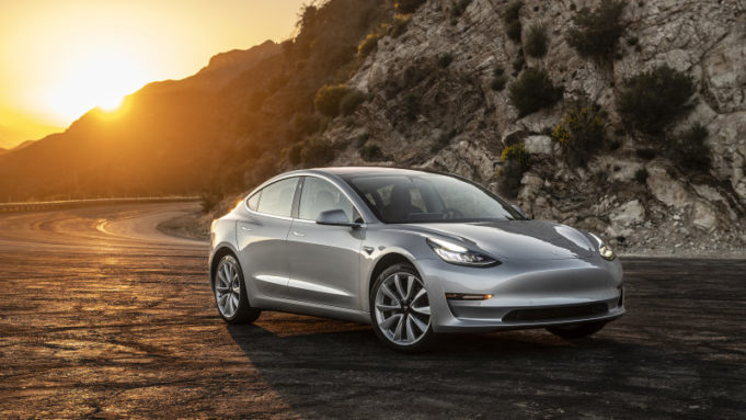 TeslaNovinky.cz – Tesla ukončuje svůj referenční program kvůli vysokým nákladům