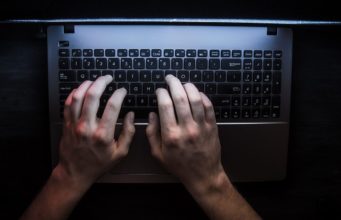 Hackery bylo zneužito velké množství emailů a 21M hesel