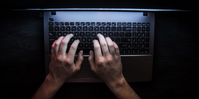 Hackery bylo zneužito velké množství emailů a 21M hesel