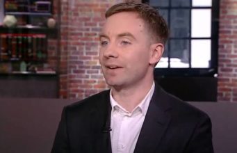 Apple zaměstnal bývalého zaměstnance a současně odpůrce Facebooku