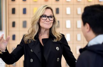 Vedení maloobchodu Angelou Ahrendtsovou ukázalo, že retenční míra zaměstnanců u Apple vzrostla na 89 procent během jejího pětiletého funkčního období