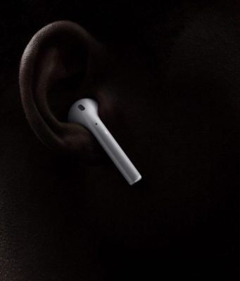 Návod – Jak vypnout automatické pozastavení hudby, když vyjmete AirPods z ucha