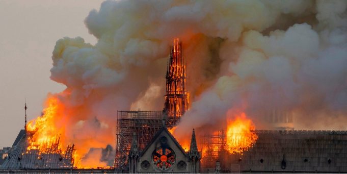 Drony zachránily katedrálu Notre-Dame, pomohly hasičům cílit boj proti ohni