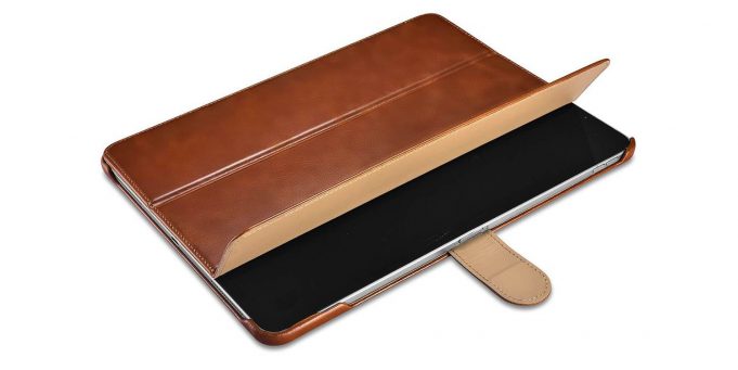 Představujeme pouzdro na 12,9palcový iPad Pro Burkley Turner Smart Leather Folio