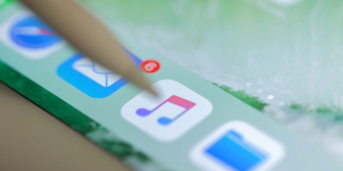 Streaming hudby není smrt hudebního průmyslu. Naopak tvoří polovinu jeho příjmů a poroste