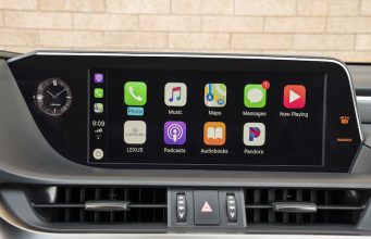 CarPlay bude k dispozici i v některých starších vozidlech Lexus