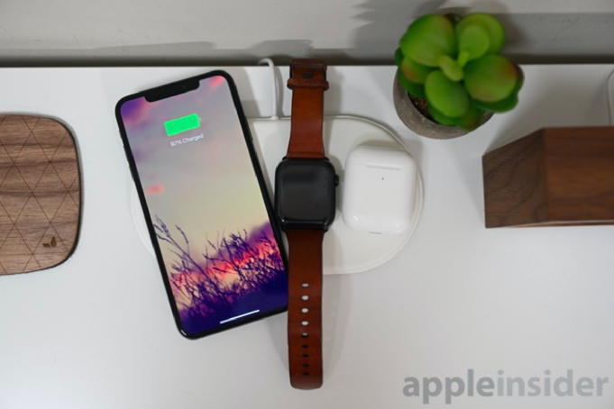 Bezdrátová nabíječka AirUnleashed zvládne nabíjet iPhone, AirPods a Apple Watch najednou