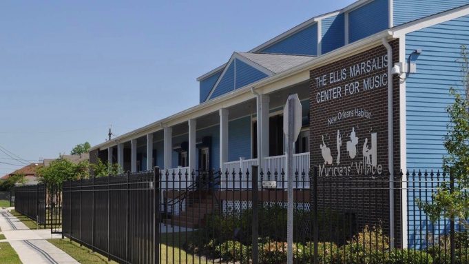 Tim Cook navštívil hudební centrum Ellis Marsalis