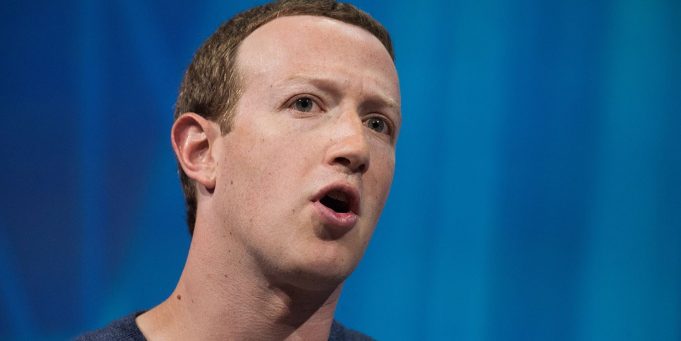 Bývalý šéf bezpečnosti Facebooku říká, že je čas, aby Mark Zuckerberg odstoupil ze své pozice