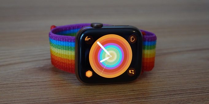 Apple odhalil Apple Watch Pride Sport Loop