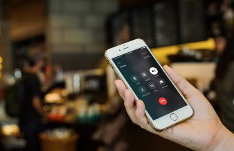 Návod – Jak zahájit konferenční hovor na iPhonu