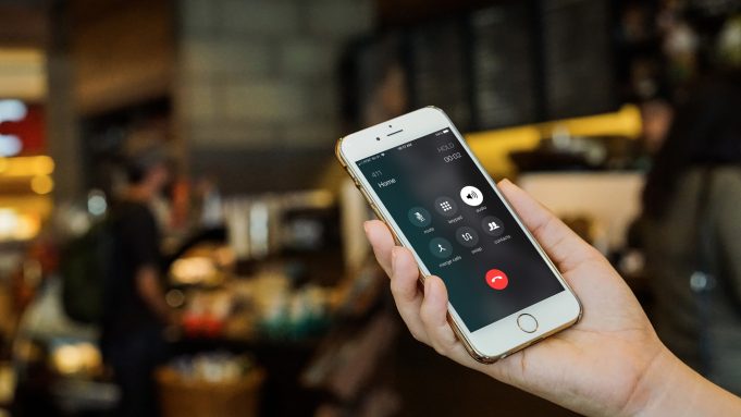 Návod – Jak zahájit konferenční hovor na iPhonu