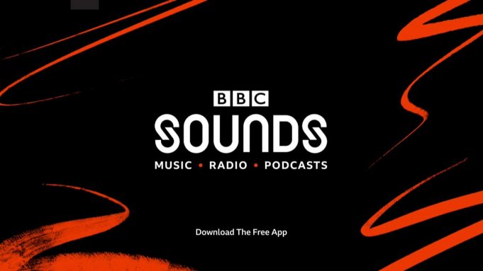 Aplikace BBC Sounds byla aktualizována s podporou CarPlay