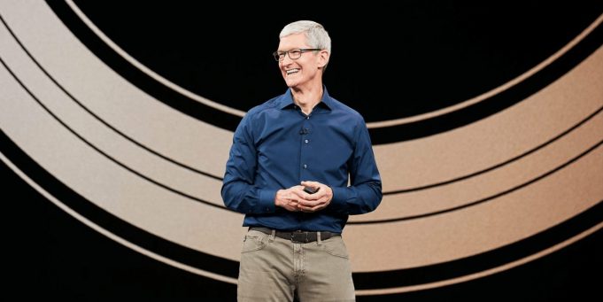 Tim Cook investorům vysvětlil, proč Apple koupil část Intelu