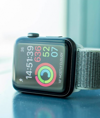 Apple pravděpodobně 15. září představí také levnější Apple Watch