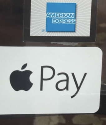 Návod – Jak si nechat od Applu zaslat originální samolepky Apple Pay?