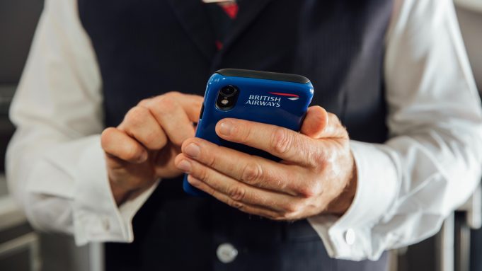 British Airways darovalo 15 tisíc iPhonů XR svým letuškám