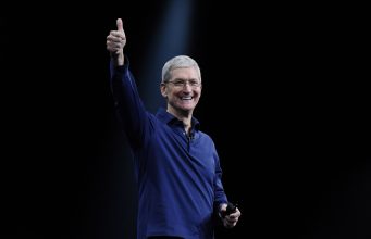Tim Cook vydělal na platu v roce 2019 více než 11 milionů dolarů