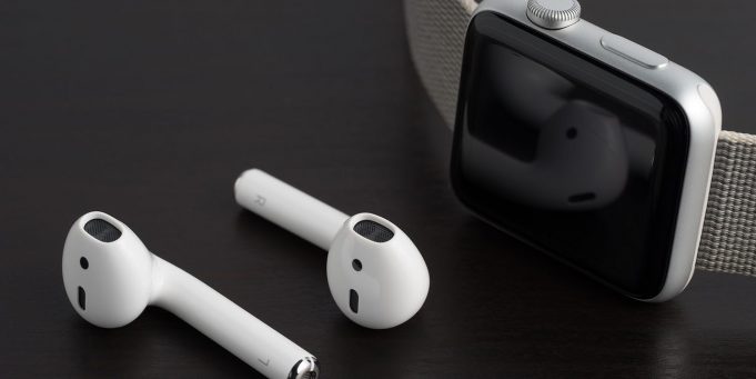 Hromadná výroba AirPods třetí generace bude zahájena v srpnu