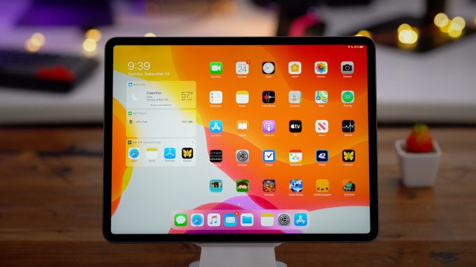 Apple by mohl vydat nůžkovou klávesnici Smart Keyboard Folio pro iPad Pro 2020