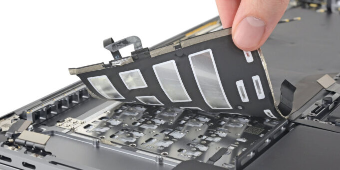 Podle advokátů je tvrzení Apple, že náklady na služby oprav převyšují přijmy absurdní a zavádějící