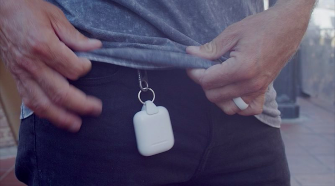 Jura představil nový doplněk k AirPods, díky které je můžete mít vždy při ruce