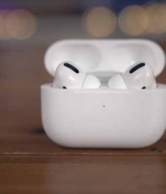 Nové AirPods budou mít stejný design jako AirPods Pro, ale bez aktivního potlačení hluku