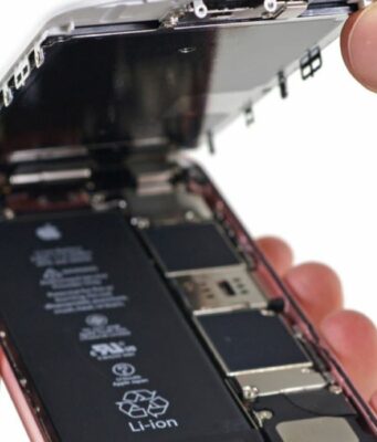 Apple zaplatí 500 milionů dolarů za zpomalování starších iPhonů