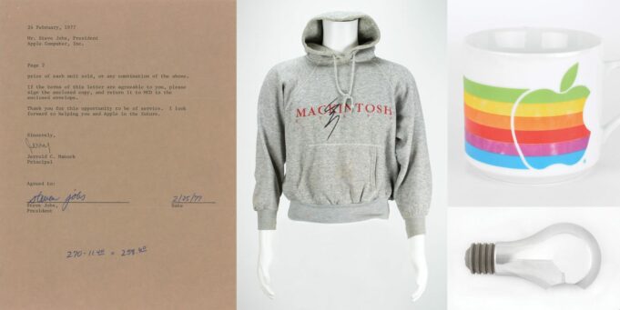 RR Auction pořádá aukci, ve které se bude dražit smlouva na Apple II a pár dalších zajímavých věcí