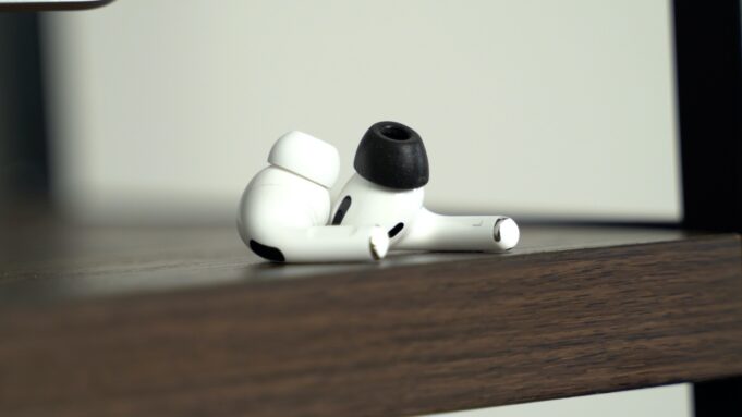 Společnost Comply představila pěnové koncovky, které jsou kompatibilní s AirPods Pro