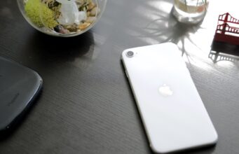 Jak ustojí nový iPhone SE zamrazení na několik hodin?