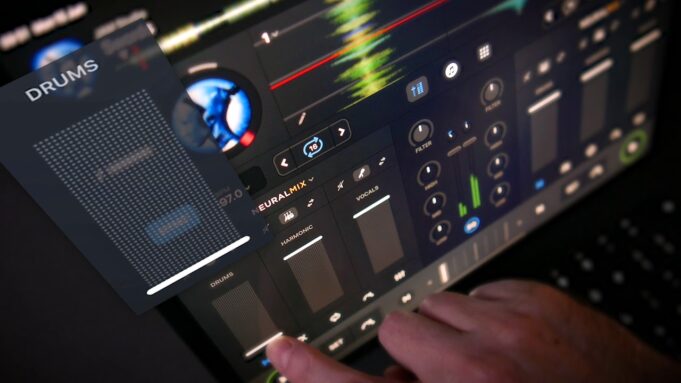 Aplikace djay Pro AI obdržela aktualizaci s několika vylepšeními