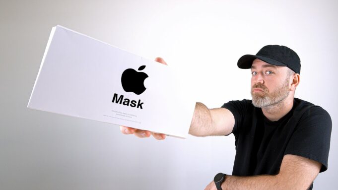 Unboxing – Ochranná maska pro zaměstnance Apple