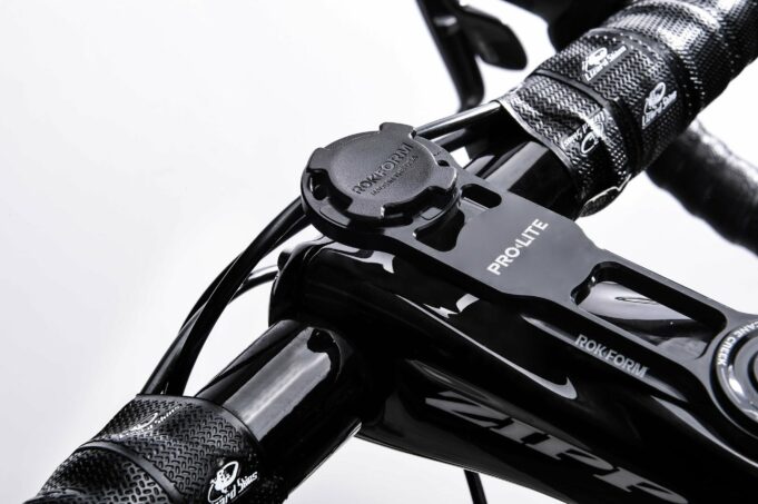 iPhone na kole, motorce, v autě i v přírodě?