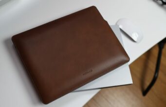 Nomad představil nová kožená pouzdra pro MacBook a podložku pod myš