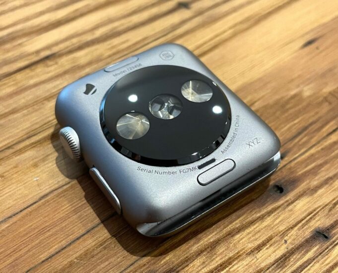 Podívejte se na fotografie prototypu Apple Watch první generace