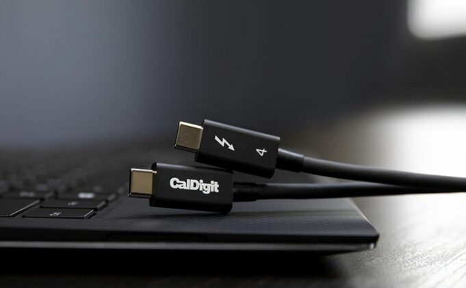 Společnosti CalDigit a OWC vydaly nové kabely Thunderbolt 4 a USB 4