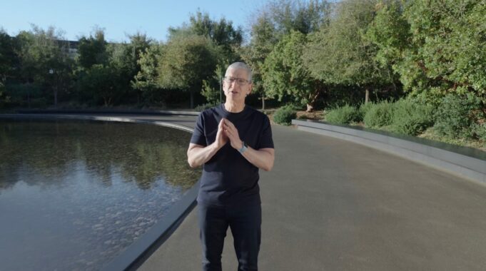 Podívejte se na záznam představených novinek od Applu 2021