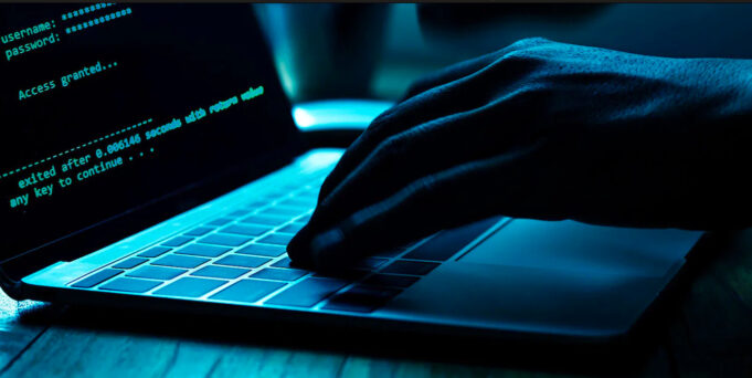 22letý muž byl zatčen za hackerský útok na Twitter, který ovlivnil také společnost Apple