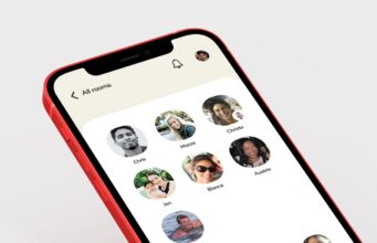 Clubhouse nyní umožňuje uživatelům komunikovat v místnostech pomocí textového chatu