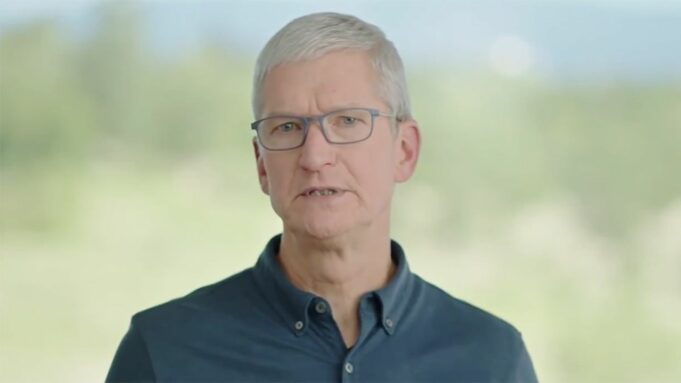 Tim Cook během včerejší Code Conference zavrhl myšlenku, aby iOS přijal standard RCS