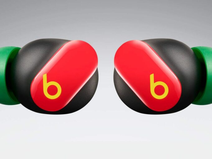 Apple oznámil novou limitovanou edici sluchátek Beats Studio Buds