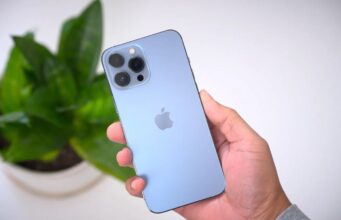 Rostoucí počet uživatelů iPhone hlásí problémy s konektivitou u systémů Bluetooth v autech