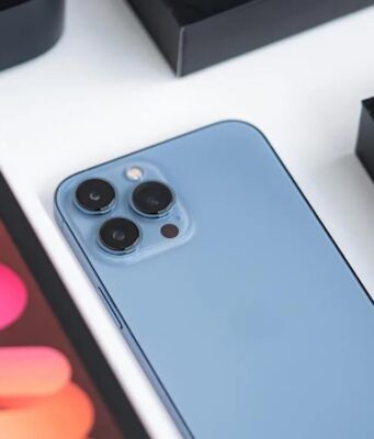Průměrná prodejní cena iPhonu v loňském roce vzrostla o 14 %