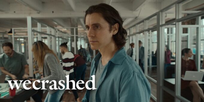 Limitovaný seriál WeCrashed je nyní k dispozici ve službě Apple TV+