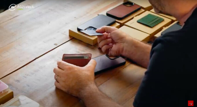 Jan Březina – České kryty pro iPhone a peněženky Lemory