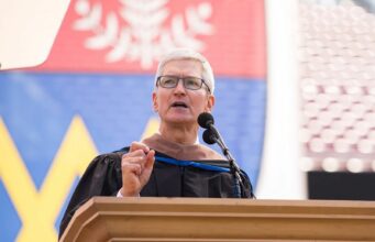 Tim Cook dnes pronáší zahajovací projev na Gallaudetově univerzitě