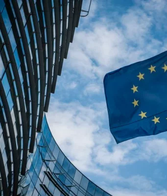 EU zakáže dětem mladším 13 let používání sociálních sítí, některých herních platforem a chatbotů