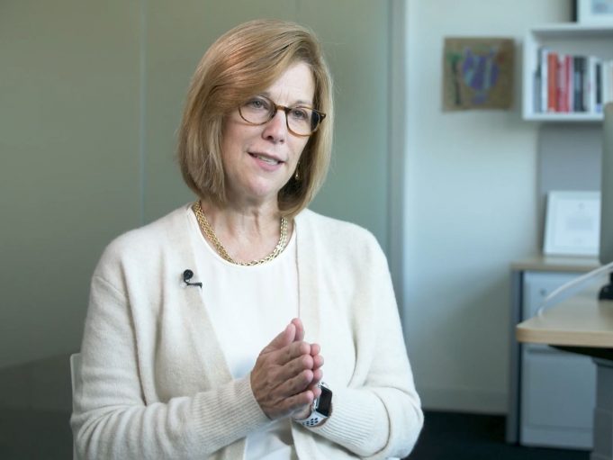 Šéfka Apple pro ochranu osobních údajů Jane Horvath se účastní konference v Bruselu