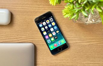 Apple již neprodává žádné iPhony s tlačítkem Home Button